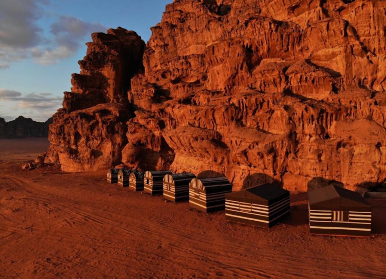 ホテル Bedouin Bunch Camp ワディ ・ラム エクステリア 写真